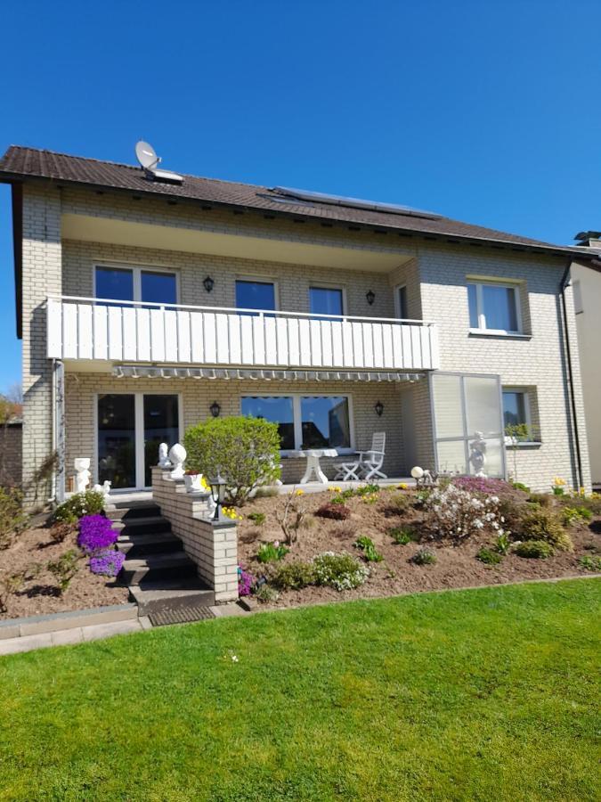 Ferienwohnung Und Gaestezimmer Iburgblick Bad Driburg Exterior photo